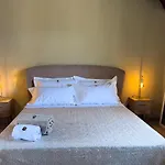La Corte Di Afea Nocleg ze śniadaniem 4*