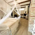 Nocleg ze śniadaniem La Corte Di Afea 4*