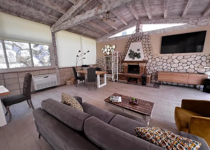 La Corte Di Afea Bed & Breakfast 4*